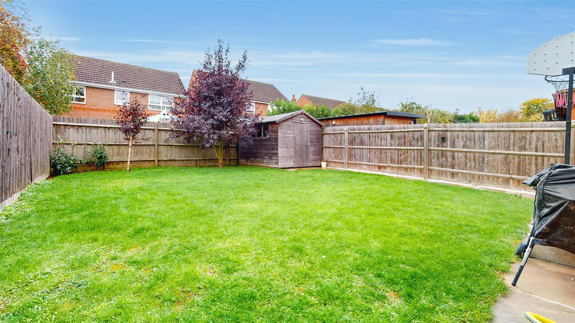 4 bed property in Wrens Park, Milton Keynes